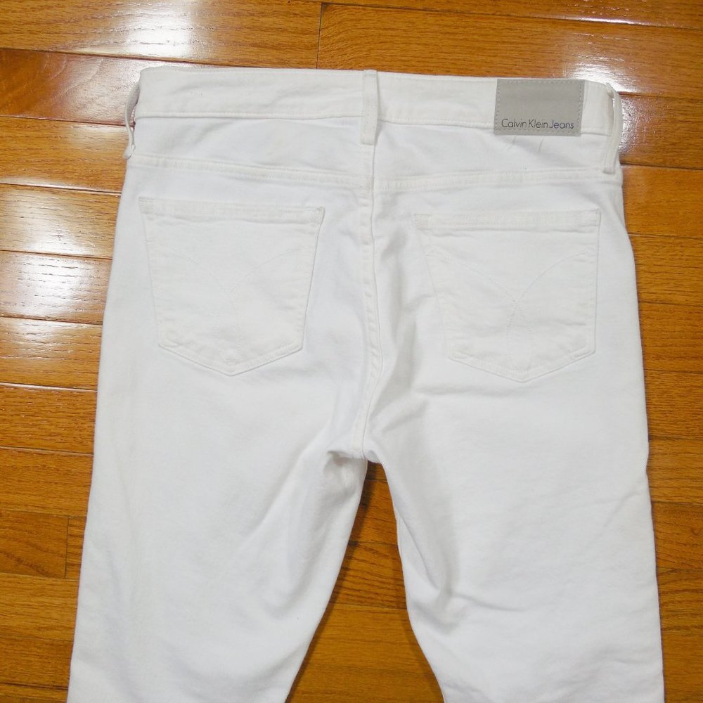CALVIN KLEIN Size 10 White Capri Jeans Cropped Stretch 30 Waist 5 Pocket Basic - Picture 9 of 11